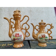 唐代宫廷御用铜鎏金酒杯。通体錾刻花卉纹图案，錾工精湛，鎏纯金。_