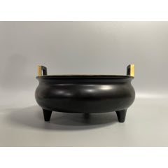 老珍藏，《大明宣德年製》底款，三足老铜香炉一个，黄金皮壳，传世包浆