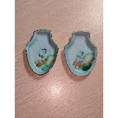 50年代的中国景德镇瓷厂制的粉彩瓷釉上粉彩缠枝花和蝴蝶的小碗_旧瓷器_