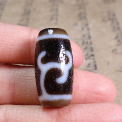 藏传爆老几百年稀有玉净瓶形致宝瓶（保平）老天珠_天珠_天水如冰色