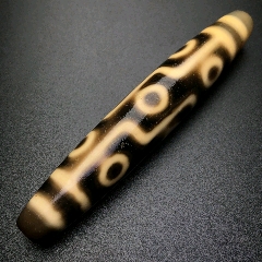 藏传爆老几百年稀有玉净瓶形致宝瓶（保平）老天珠_天珠_天水如冰色