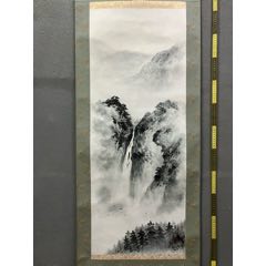 幽月，设色山水《溪村钓叟图》国画书法古玩字画装饰挂画。绢本绫裱_