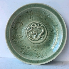 清代三足香炉，笔洗，哥釉，青白釉，开片，腹径17高8，品相如图，有冲