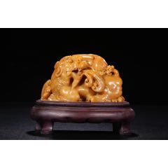 清代老寿山石白田黄印章【张照】款，尺寸2.5-2.2厘米重41.8克，包老保