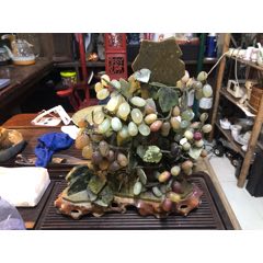 出口创汇年代玉葡萄盆景树，当时家里人做成色如图，天然岫玉石材质，造型漂亮，寓意多(se114225060)
