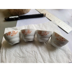 唐代宫廷御用铜鎏金酒杯。通体錾刻花卉纹图案，錾工精湛，鎏纯金。_
