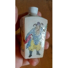 青花釉里红人物鼻烟壶，底款“康熙年制”_旧鼻烟壶_程饶金【7788旧书网】