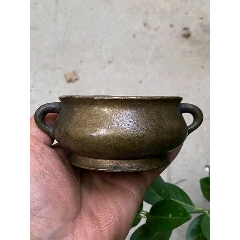 老珍藏，《大明宣德年製》底款，三足老铜香炉一个，黄金皮壳，传世包浆