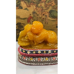 寿山石（螭龙）印章，采用原石雕刻，雕刻精美，入刀深邃，石质坚硬油润