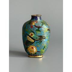 鸡油黄玻璃浅浮雕年年有余鼻烟壶_旧鼻烟壶_曹记文具【7788红宝书】