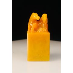 寿山石绿田黄石原石籽料一个，可以用于雕刻个挂件，小印章，小摆件都
