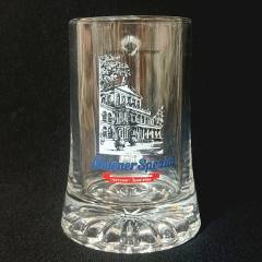 唐代宫廷御用铜鎏金酒杯。通体錾刻花卉纹图案，錾工精湛，鎏纯金。_