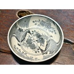 已鉴定完整清中期青花缠枝牡丹盖罐_青花瓷_收藏知识_收藏价值_7788幻灯