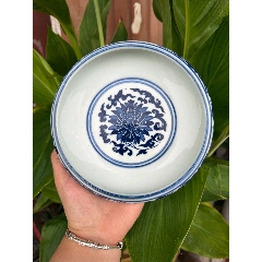 清中期嘉庆道光，青花过墙梅，青花酒杯，青花茶杯，口沿直径6.8公分