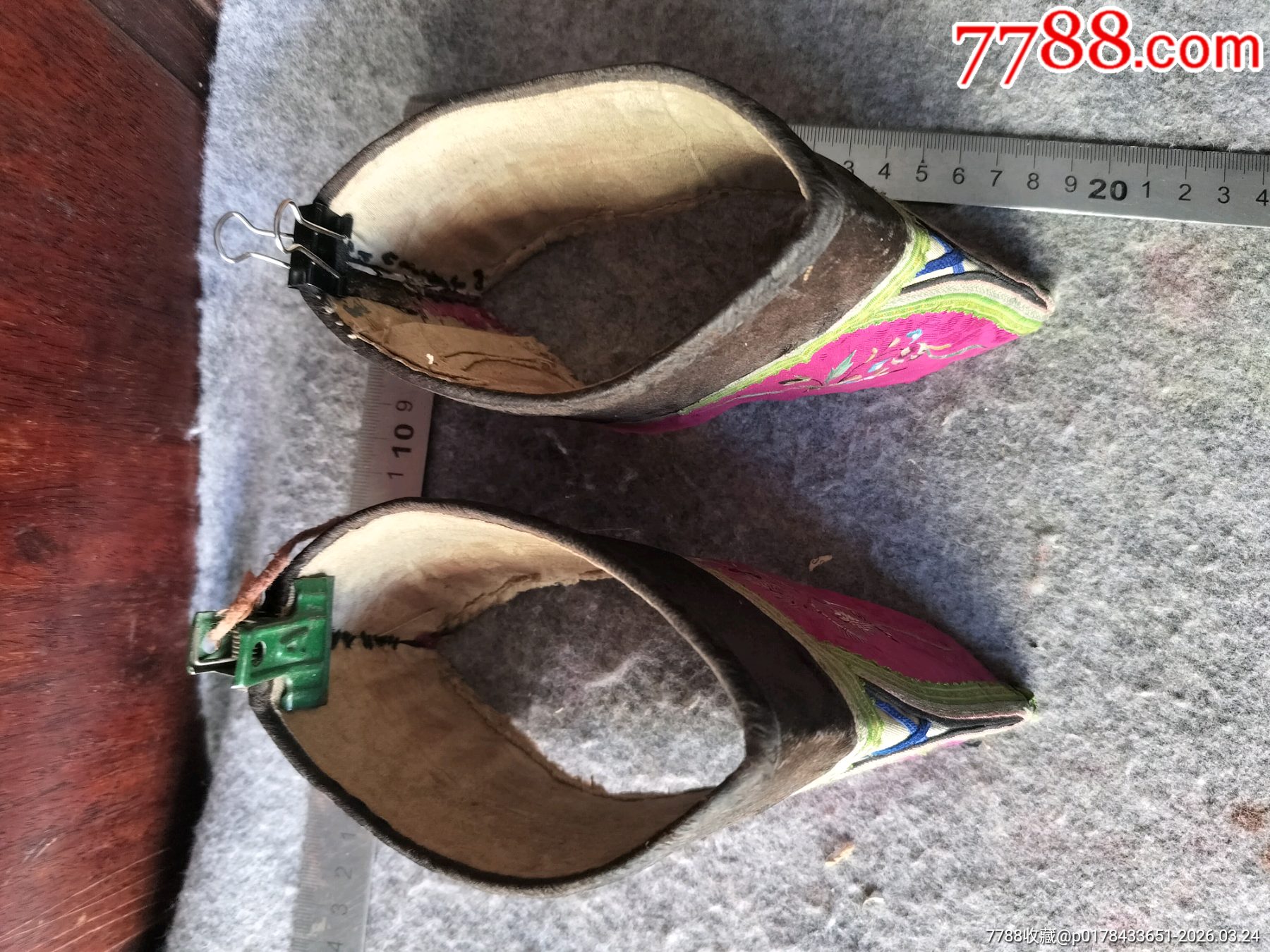 清代民俗刺绣三寸金莲小脚鞋缺底。_绣花鞋/鞋垫_作品欣赏_收藏价值_