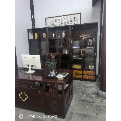清代，四出头官帽椅，榆木，靠背透雕麒麟，线条流畅，皮壳温润，文房雅
