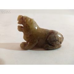 清代和田玉瑞兽挂件，黑漆古提油，造型精美，保存完好，品相一流，喜欢