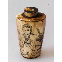 青花釉里红人物鼻烟壶，底款“康熙年制”_旧鼻烟壶_程饶金【7788旧书网】