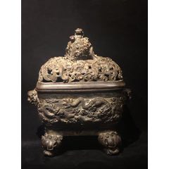 老珍藏，《大明宣德年製》底款，三足老铜香炉一个，黄金皮壳，传世包浆