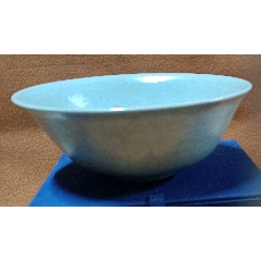 清代三足香炉，笔洗，哥釉，青白釉，开片，腹径17高8，品相如图，有冲
