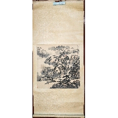 幽月，设色山水《溪村钓叟图》国画书法古玩字画装饰挂画。绢本绫裱_