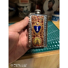 唐代宫廷御用铜鎏金酒杯。通体錾刻花卉纹图案，錾工精湛，鎏纯金。_