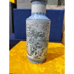 清乾隆莲托八宝青花圆形扁瓶（私，标价非卖价）-青花瓷-7788商城
