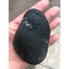 「R1256」黑色新疆隕石 不完全燃焼皮付 非常に珍しい 隕石 約12kg 10287新疆黑珍珠石陨石陨铁671克_陨石_玉泉陌【7788红宝书】