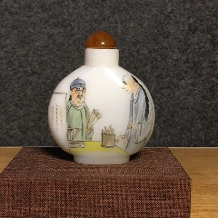 青花釉里红人物鼻烟壶，底款“康熙年制”_旧鼻烟壶_程饶金【7788旧书网】