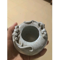清代三足香炉，笔洗，哥釉，青白釉，开片，腹径17高8，品相如图，有冲