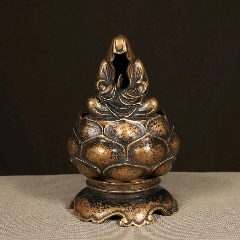老珍藏，《大明宣德年製》底款，三足老铜香炉一个，黄金皮壳，传世包浆